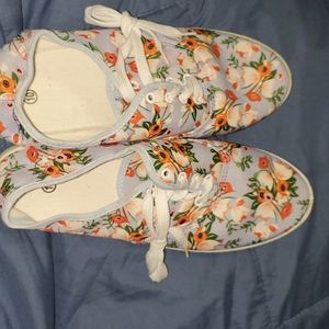 Flower shoes size 10